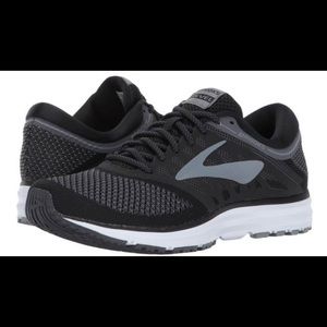 Womens Brooks Revel